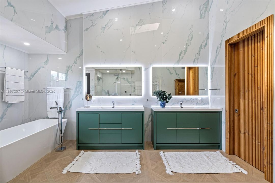 En Renta: $8,000 (2 camas, 2 baños, 2651 Pies cuadrados)