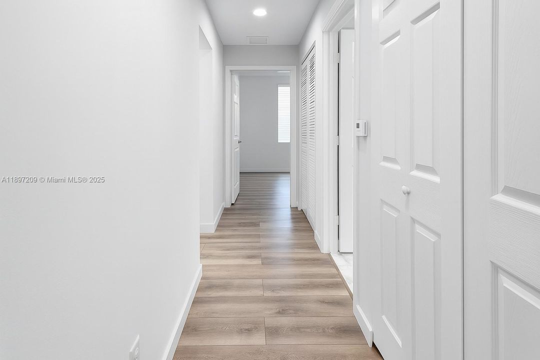 Recently Rented: $2,400 (3 beds, 2 baths, 1382 Square Feet)