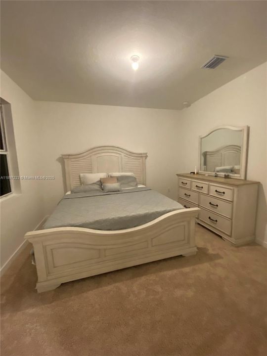 Active With Contract: $200,000 (3 beds, 2 baths, 1512 Square Feet)