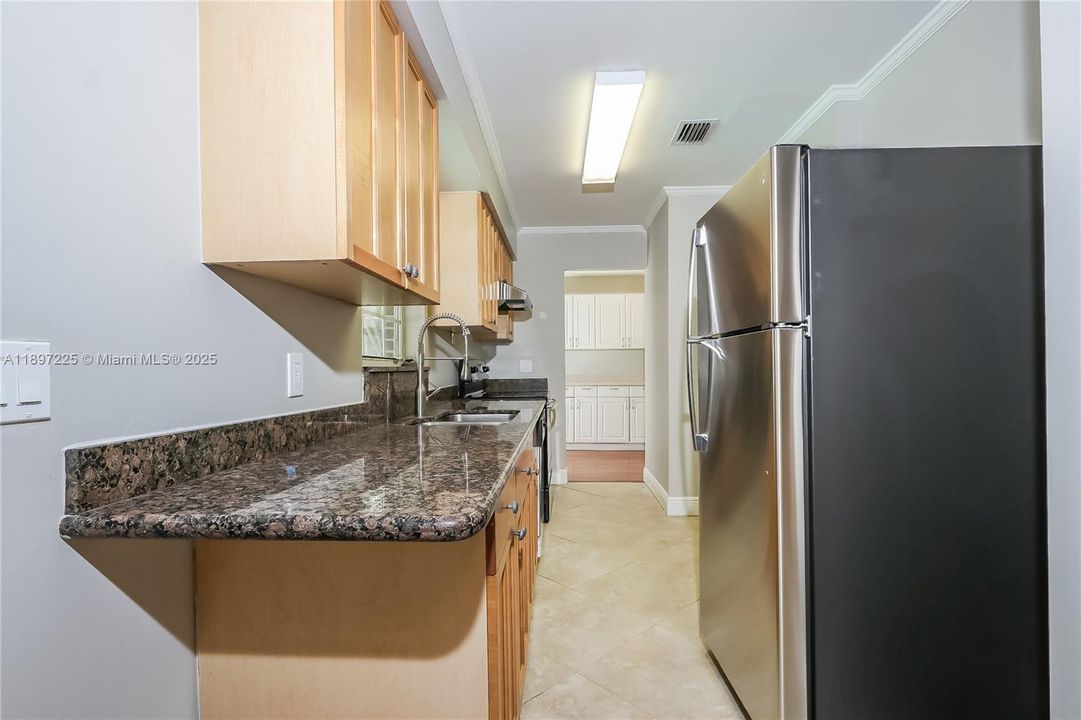 For Rent: $2,830 (3 beds, 1 baths, 1068 Square Feet)