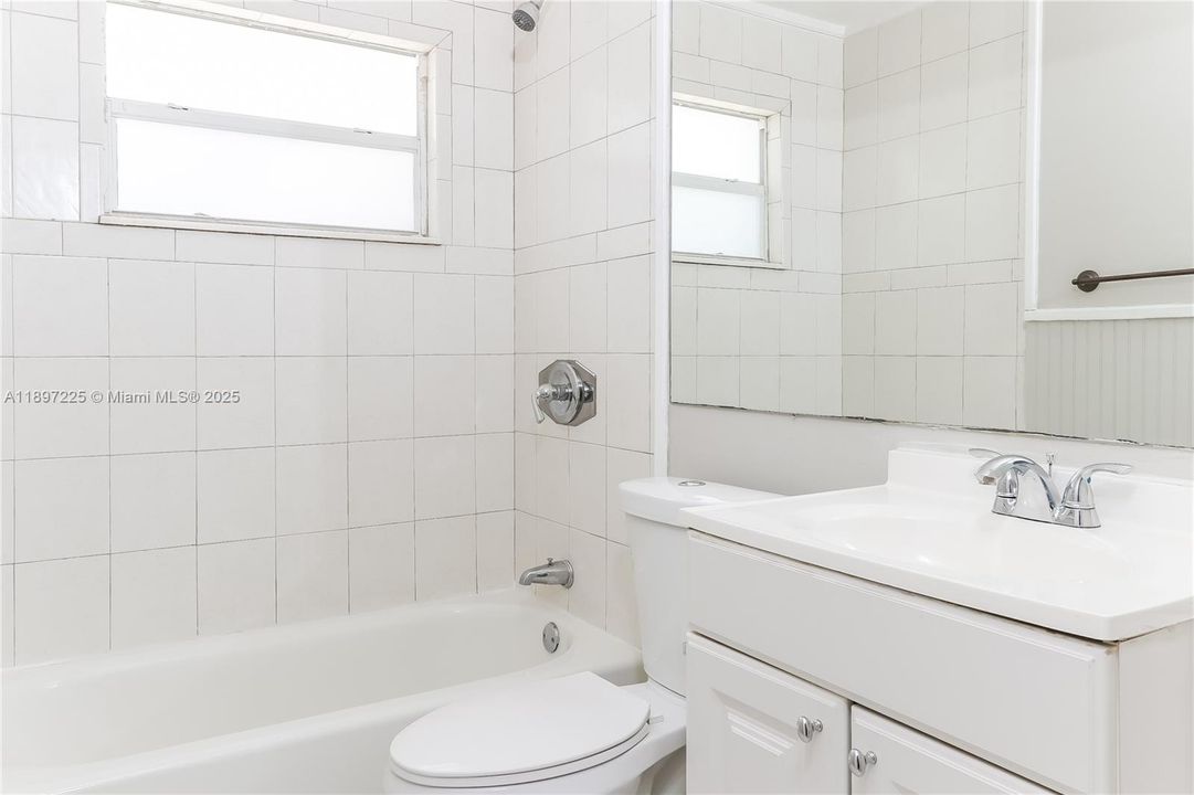 For Rent: $2,830 (3 beds, 1 baths, 1068 Square Feet)