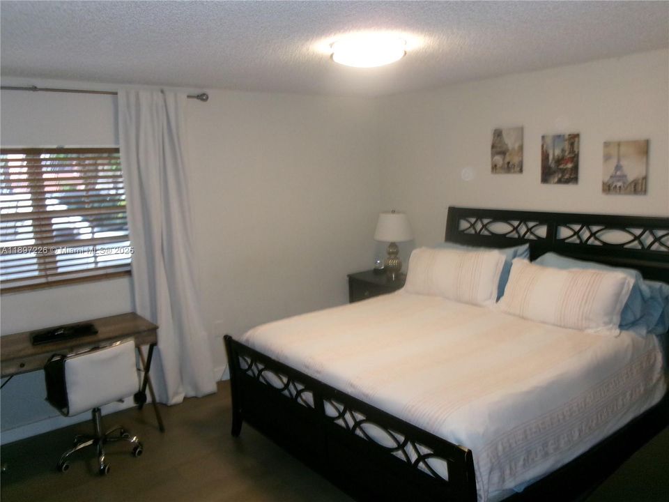 For Sale: $699,000 (3 beds, 2 baths, 1610 Square Feet)