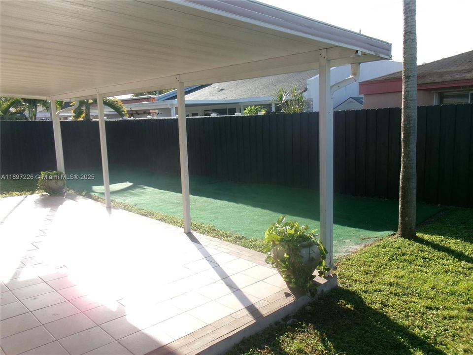 For Sale: $699,000 (3 beds, 2 baths, 1610 Square Feet)