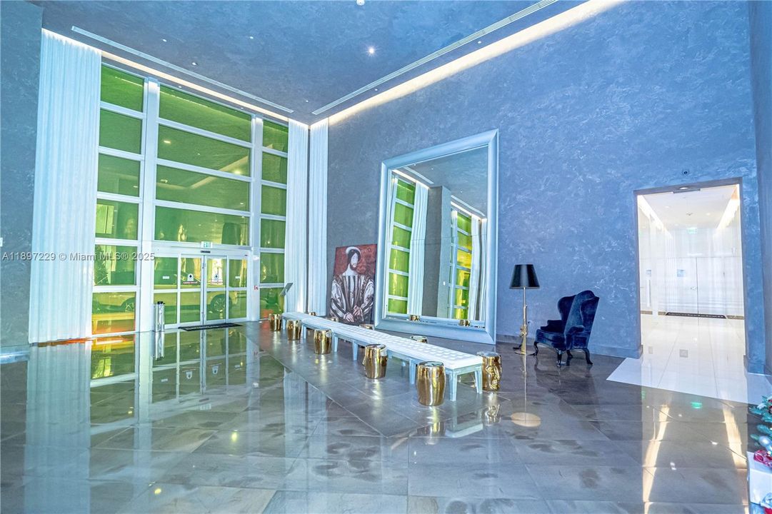 DRAMATIC LOBBY, WAIT TILL YOU SMELL IT!