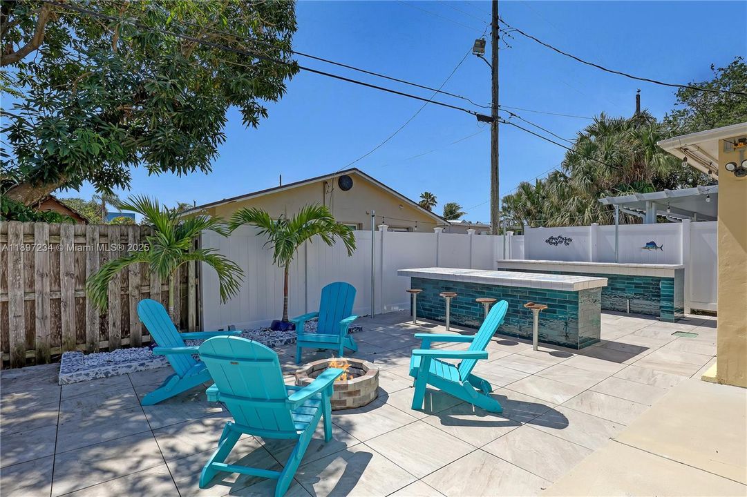 На продажу: $420,000 (3 спален, 1 ванн, 966 Квадратных фут)