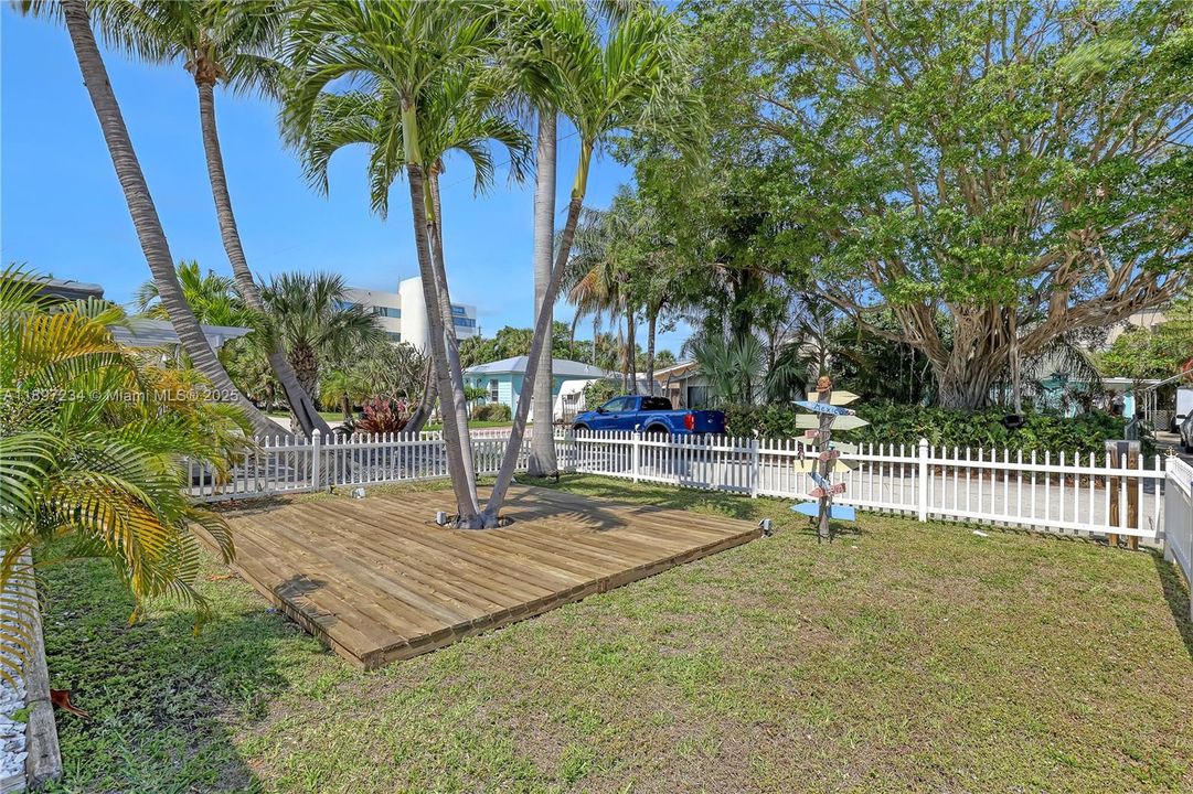 На продажу: $420,000 (3 спален, 1 ванн, 966 Квадратных фут)