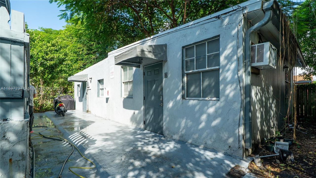 На продажу: $1,250,000 (0 спален, 0 ванн, 2165 Квадратных фут)