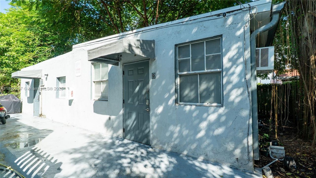 На продажу: $1,250,000 (0 спален, 0 ванн, 2165 Квадратных фут)