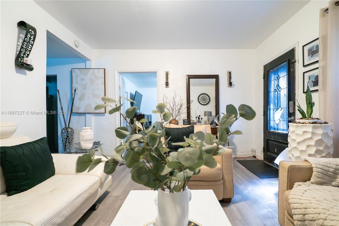 На продажу: $1,250,000 (0 спален, 0 ванн, 2165 Квадратных фут)