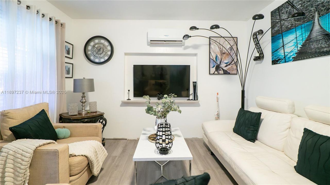 На продажу: $1,250,000 (0 спален, 0 ванн, 2165 Квадратных фут)