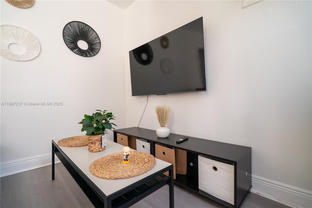 На продажу: $1,250,000 (0 спален, 0 ванн, 2165 Квадратных фут)