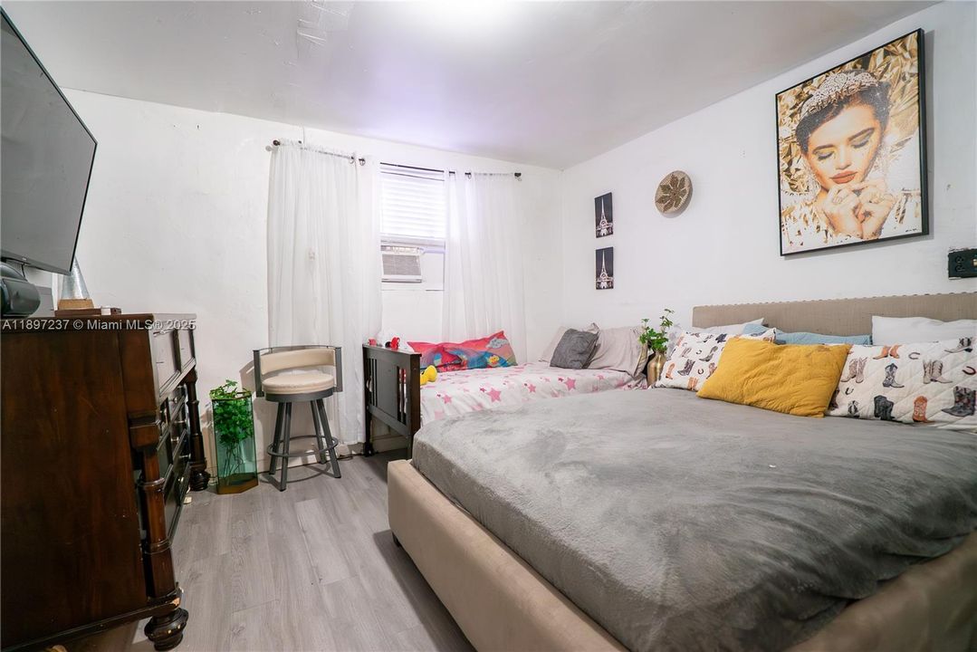 На продажу: $1,250,000 (0 спален, 0 ванн, 2165 Квадратных фут)