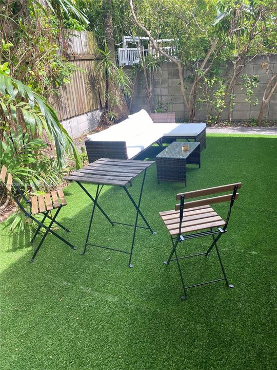 最近租的: $2,050 (1 贝兹, 1 浴室, 500 平方英尺)