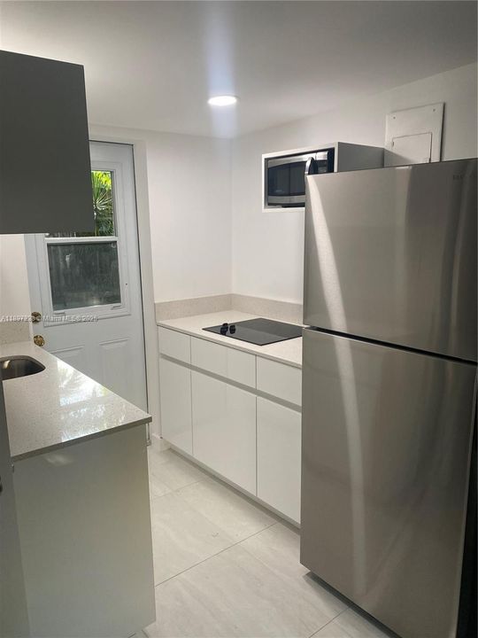 最近租的: $2,050 (1 贝兹, 1 浴室, 500 平方英尺)