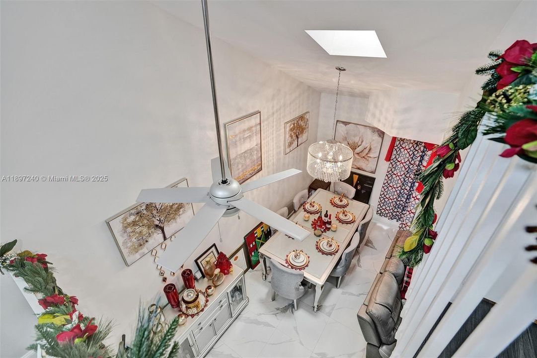 For Sale: $390,000 (3 beds, 3 baths, 1311 Square Feet)