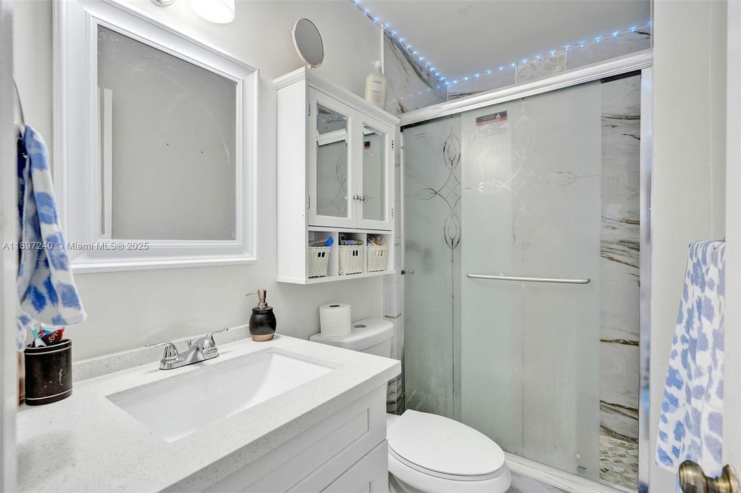 For Sale: $390,000 (3 beds, 3 baths, 1311 Square Feet)