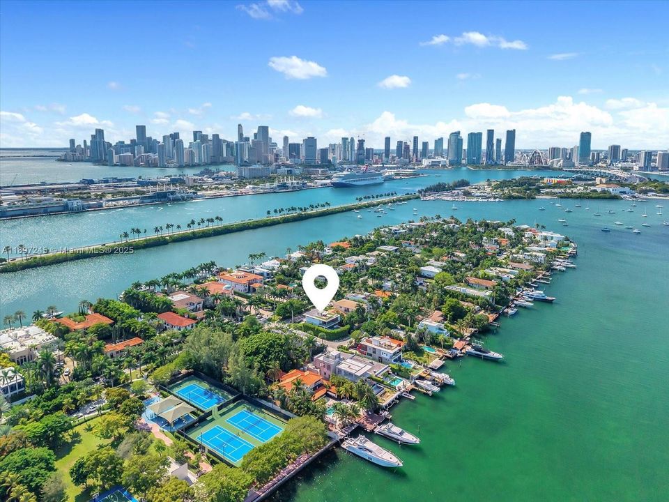 待售: $7,000,000 (6 贝兹, 6 浴室, 4385 平方英尺)