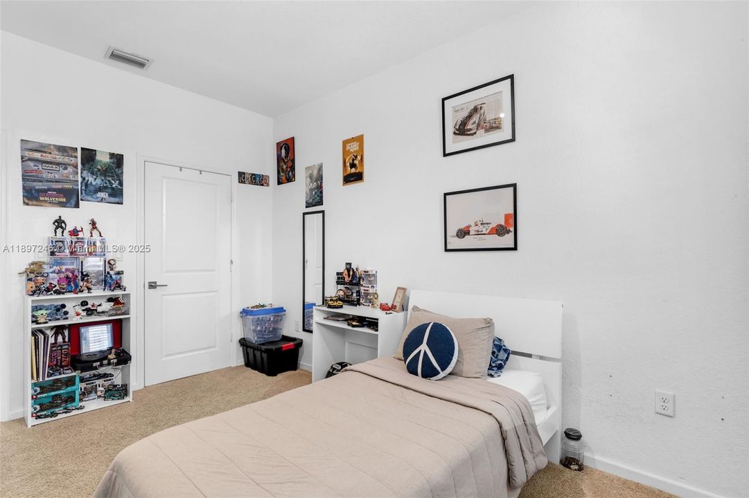 Active With Contract: $352,900 (3 beds, 2 baths, 1731 Square Feet)