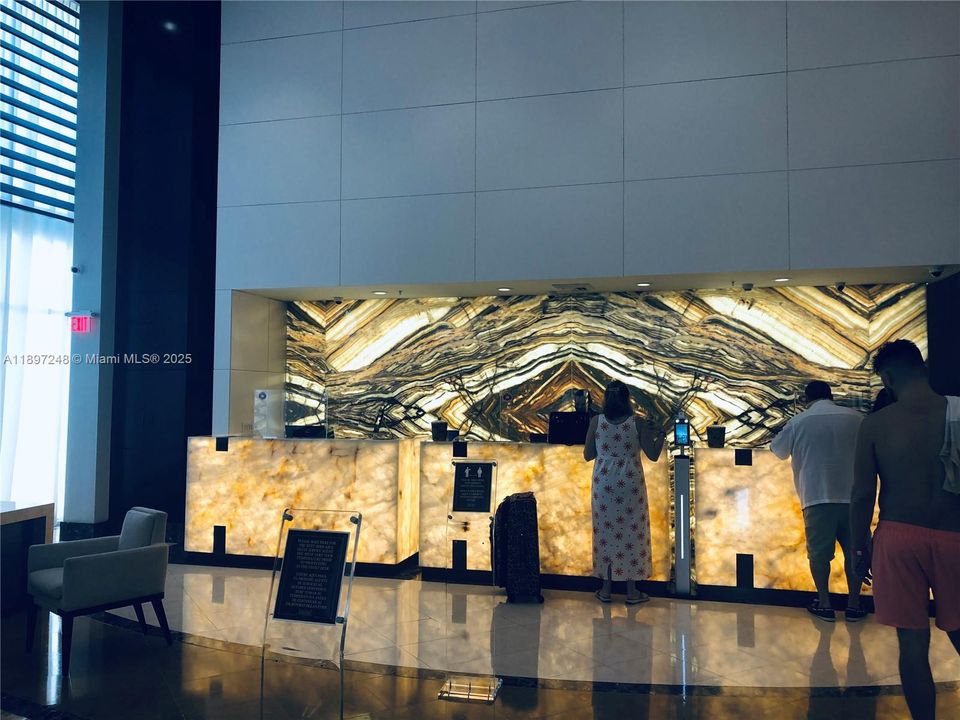 For Sale: $1,650,000 (2 beds, 2 baths, 1477 Square Feet)