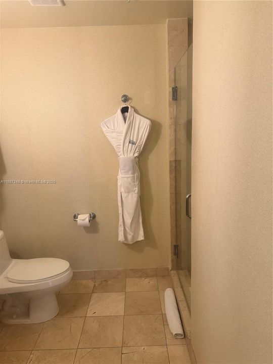 For Sale: $1,650,000 (2 beds, 2 baths, 1477 Square Feet)