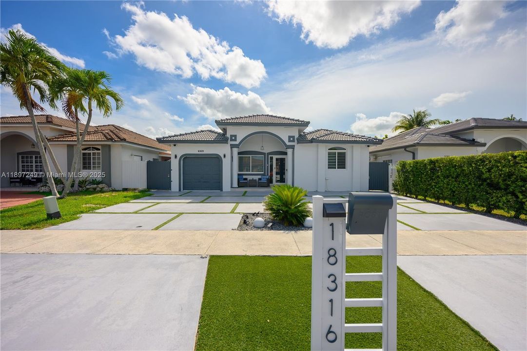 Recently Rented: $3,800 (3 beds, 2 baths, 1486 Square Feet)