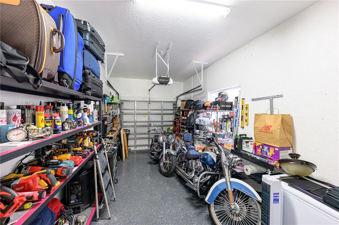 Recently Rented: $3,800 (3 beds, 2 baths, 1486 Square Feet)