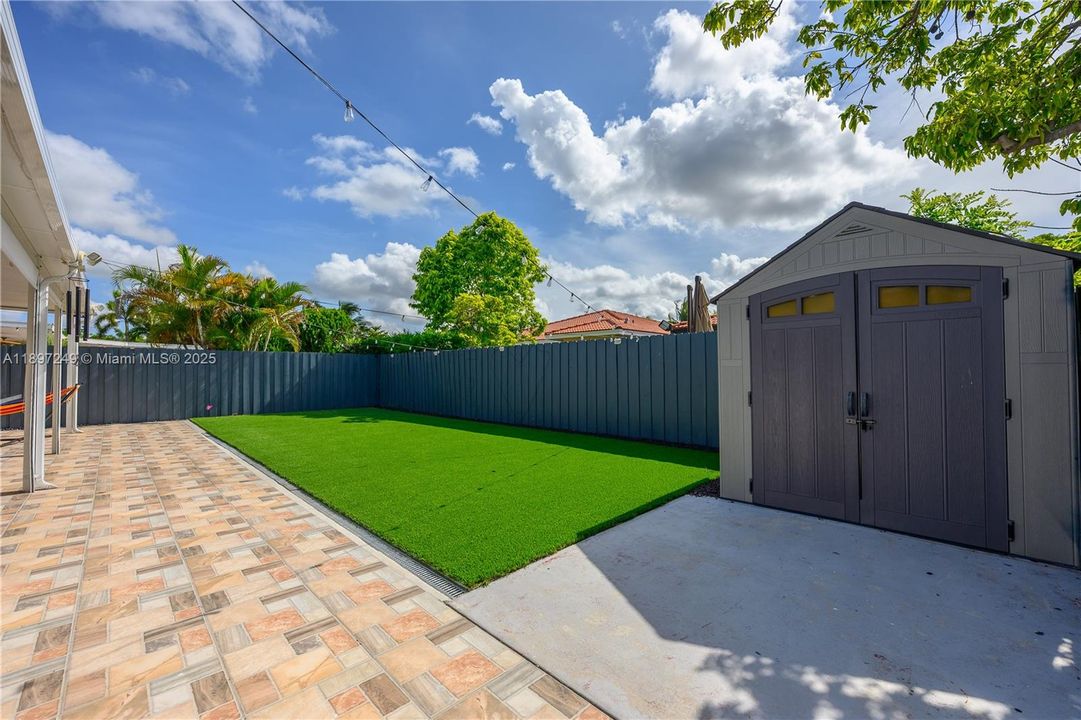 Recently Rented: $3,800 (3 beds, 2 baths, 1486 Square Feet)