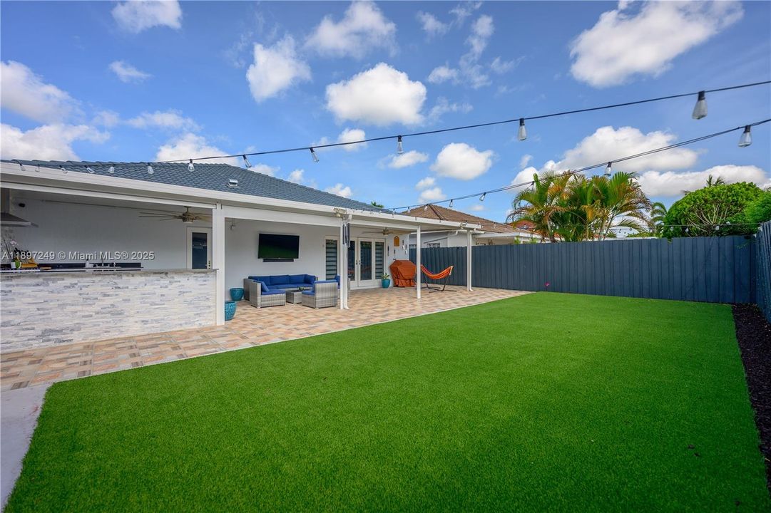 Recently Rented: $3,800 (3 beds, 2 baths, 1486 Square Feet)