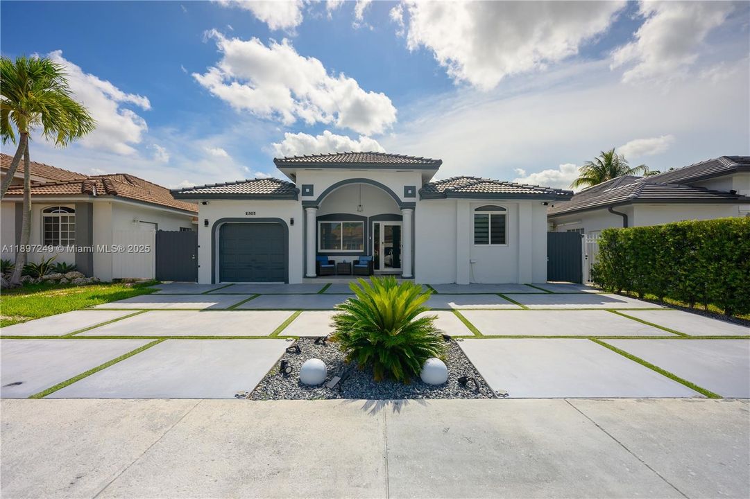 Recently Rented: $3,800 (3 beds, 2 baths, 1486 Square Feet)