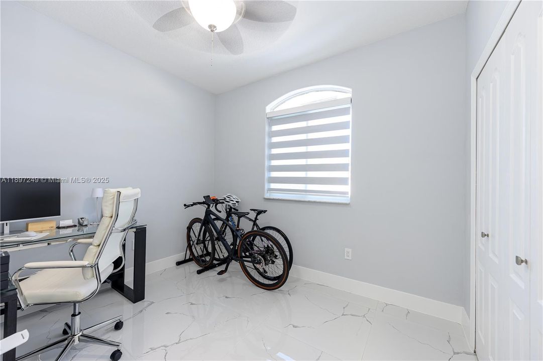 Recently Rented: $3,800 (3 beds, 2 baths, 1486 Square Feet)