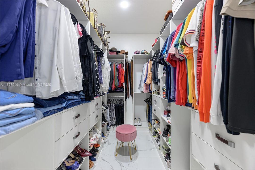 Recently Rented: $3,800 (3 beds, 2 baths, 1486 Square Feet)