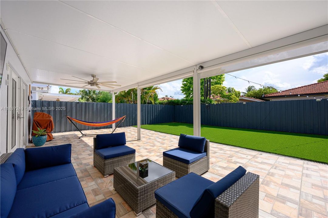 Recently Rented: $3,800 (3 beds, 2 baths, 1486 Square Feet)