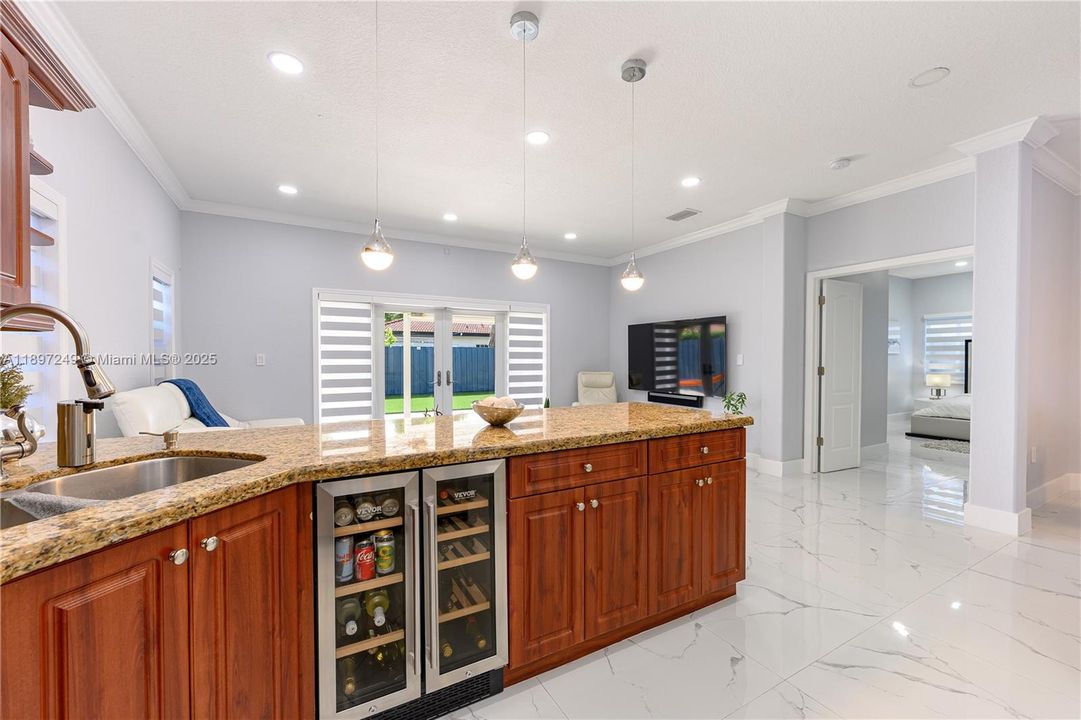 Recently Rented: $3,800 (3 beds, 2 baths, 1486 Square Feet)