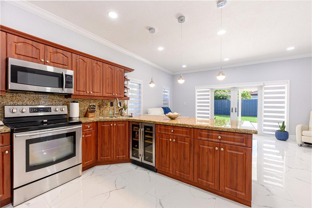 Recently Rented: $3,800 (3 beds, 2 baths, 1486 Square Feet)