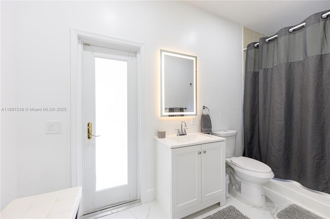 Recently Rented: $3,800 (3 beds, 2 baths, 1486 Square Feet)