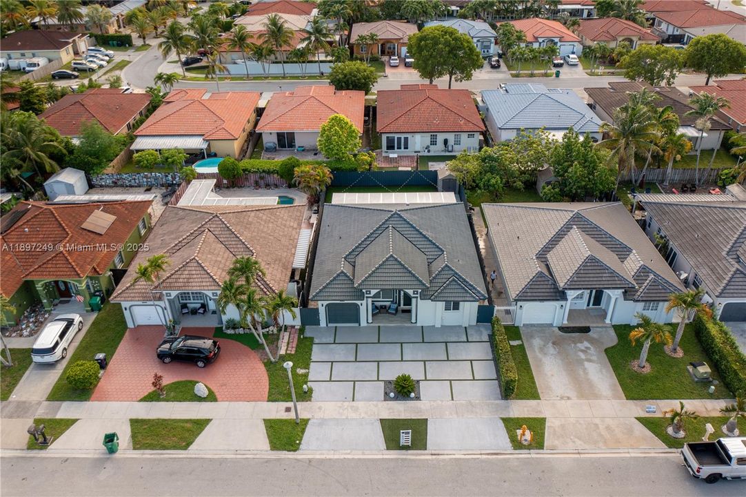 Recently Rented: $3,800 (3 beds, 2 baths, 1486 Square Feet)