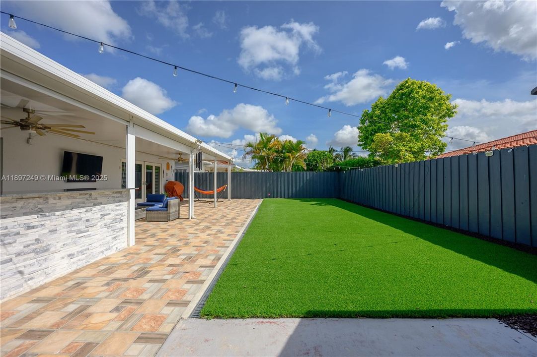 Recently Rented: $3,800 (3 beds, 2 baths, 1486 Square Feet)