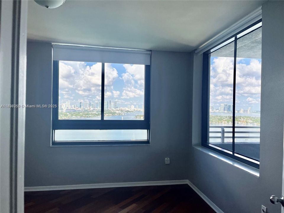 For Sale: $1,230,000 (2 beds, 2 baths, 1262 Square Feet)