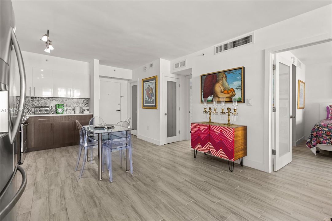 For Sale: $729,000 (1 beds, 1 baths, 845 Square Feet)