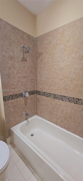 En Venta: $290,000 (2 camas, 2 baños, 1022 Pies cuadrados)