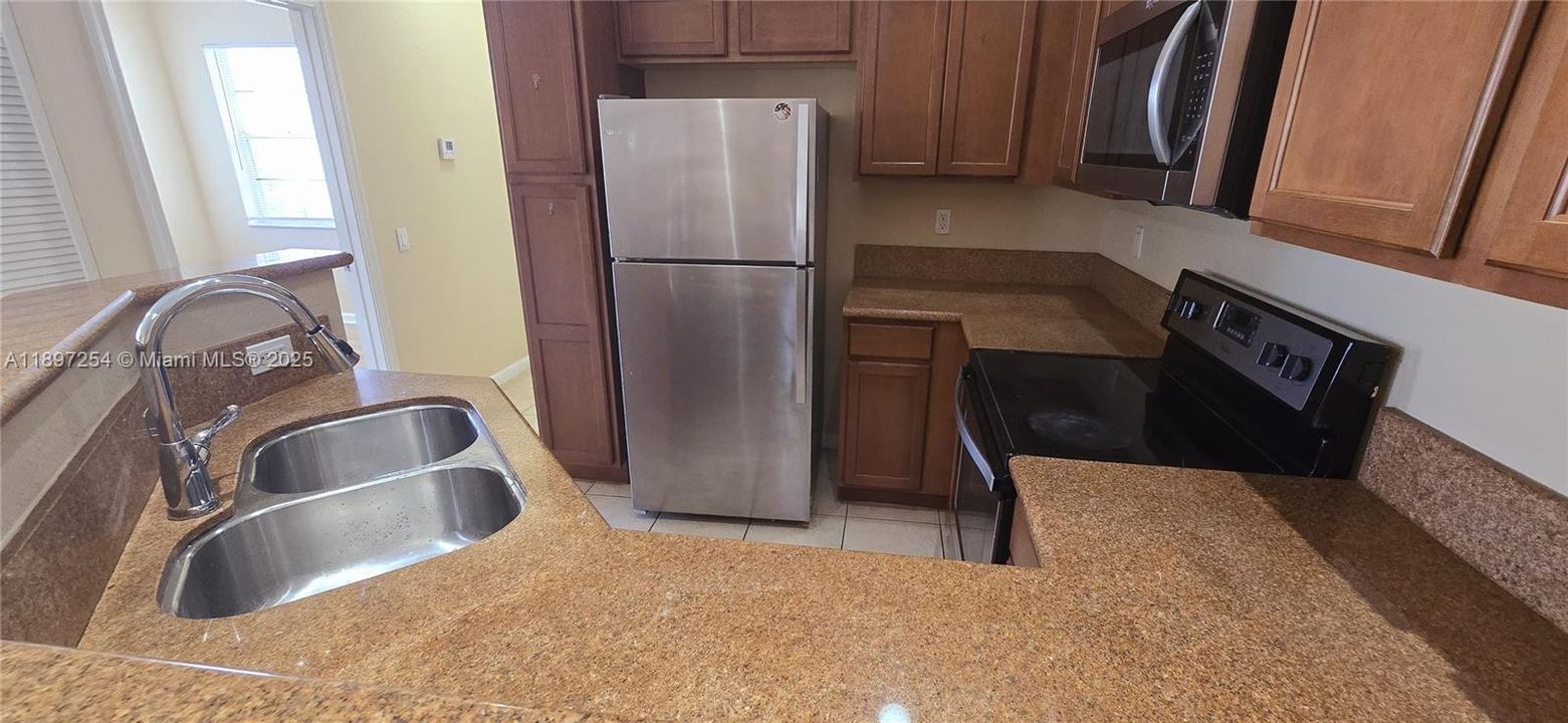 En Venta: $290,000 (2 camas, 2 baños, 1022 Pies cuadrados)