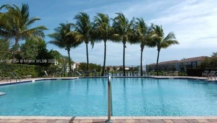 En Venta: $290,000 (2 camas, 2 baños, 1022 Pies cuadrados)