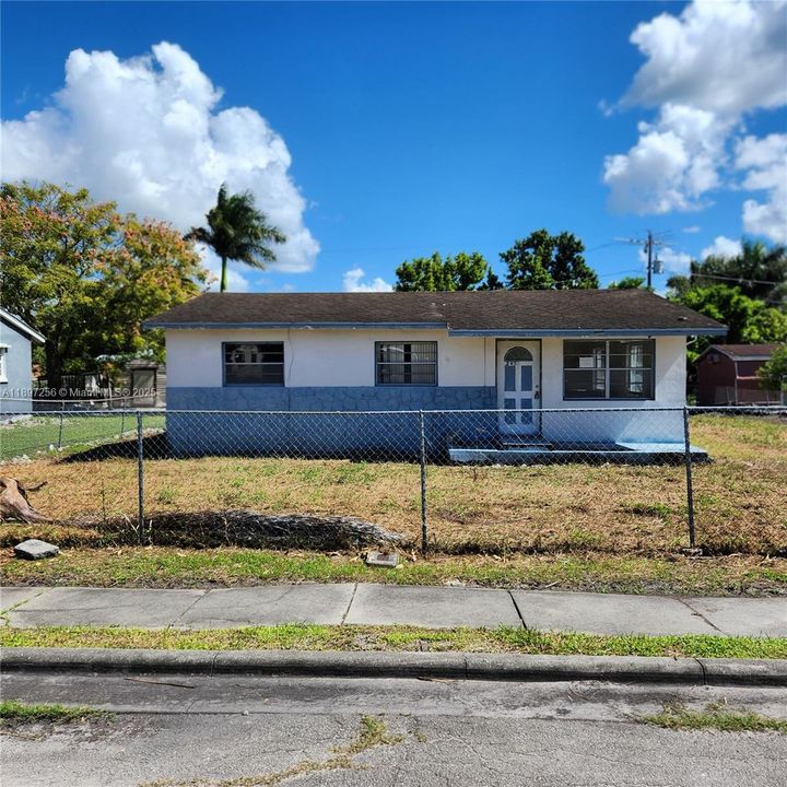 Active With Contract: $107,000 (3 beds, 1 baths, 936 Square Feet)