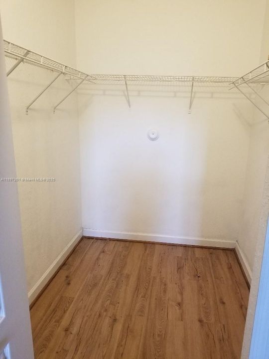 待售: $219,000 (3 贝兹, 2 浴室, 1182 平方英尺)