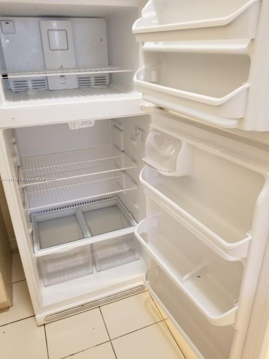 待售: $219,000 (3 贝兹, 2 浴室, 1182 平方英尺)