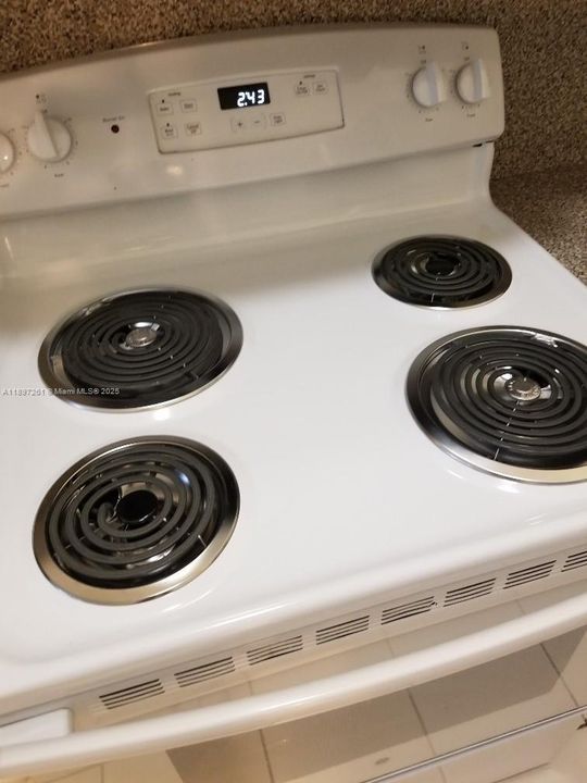 待售: $219,000 (3 贝兹, 2 浴室, 1182 平方英尺)