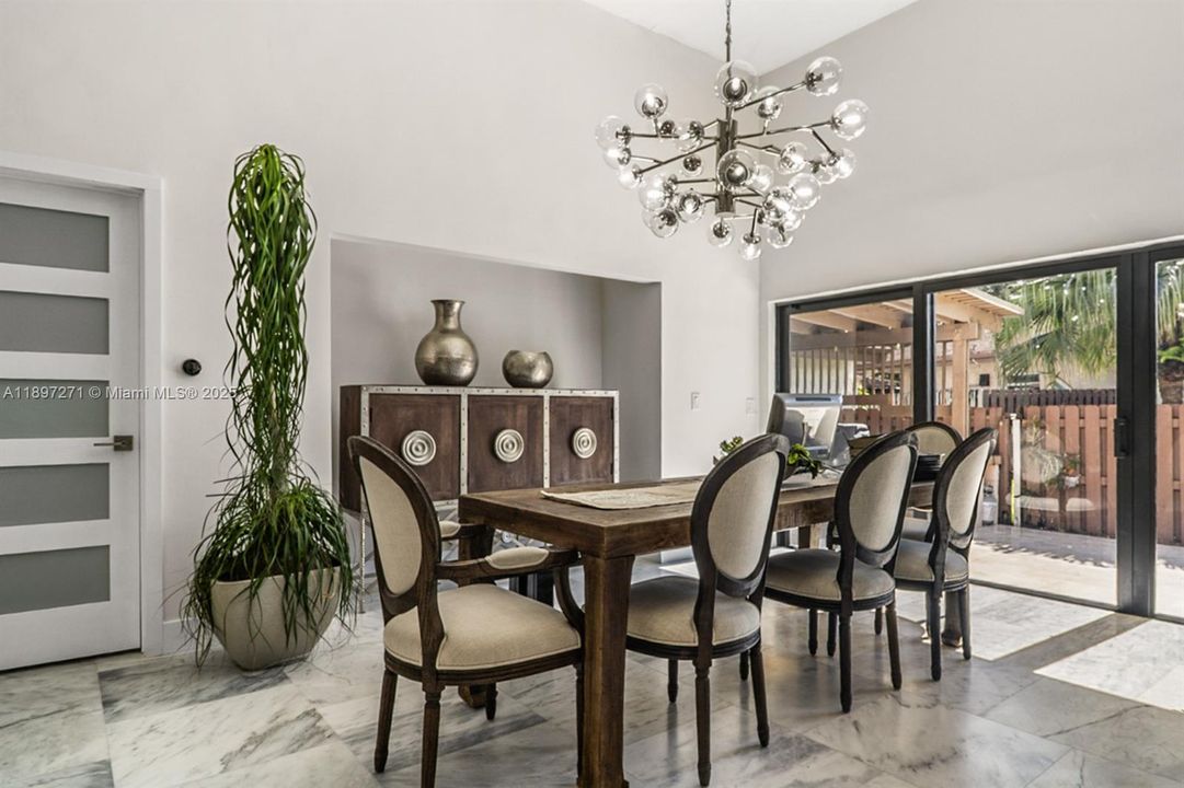 待售: $770,000 (3 贝兹, 2 浴室, 1624 平方英尺)