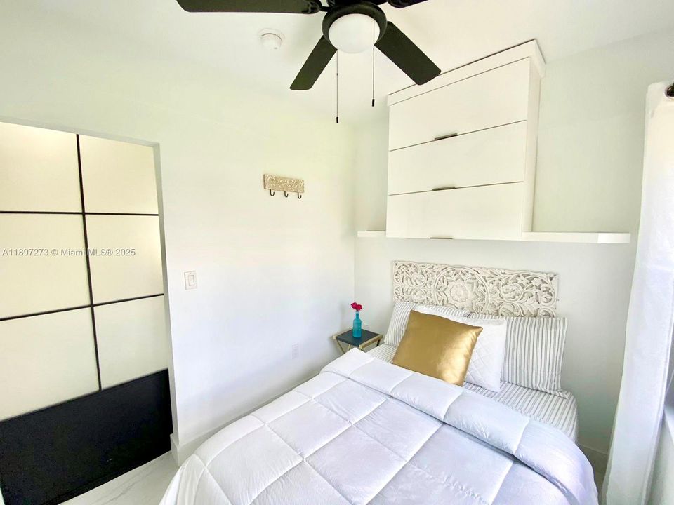 For Rent: $2,850 (2 beds, 1 baths, 750 Square Feet)