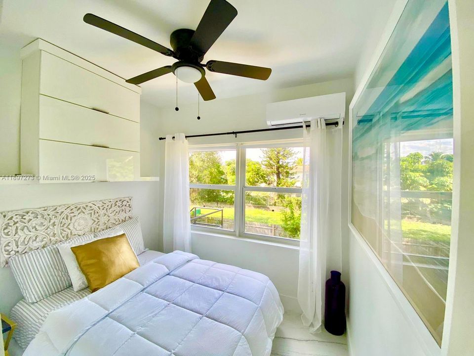 For Rent: $2,850 (2 beds, 1 baths, 750 Square Feet)