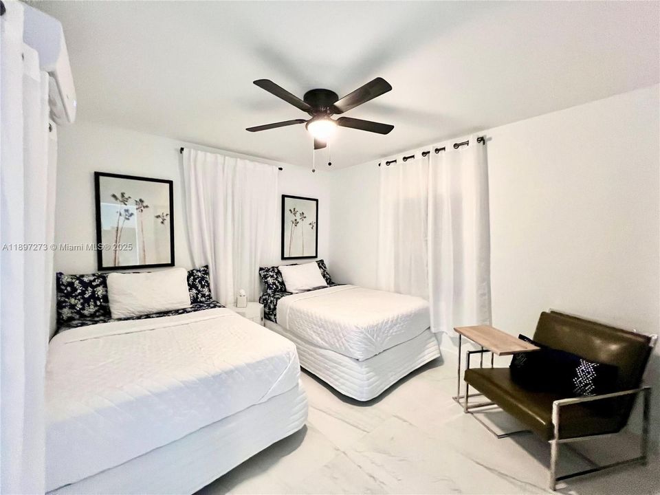 For Rent: $2,850 (2 beds, 1 baths, 750 Square Feet)